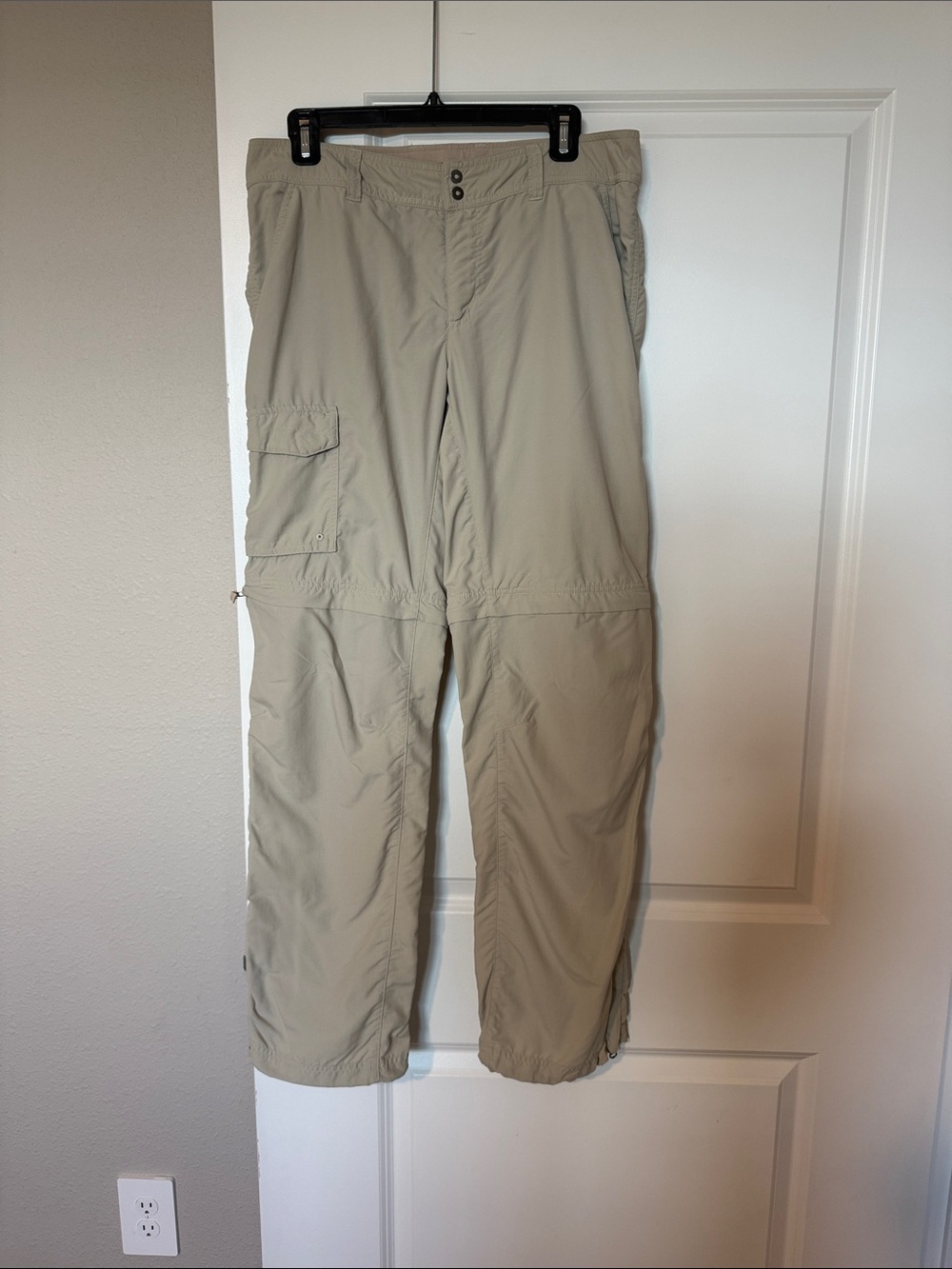 Women’s Lightweight Beige Columbia PFG Omni-Shade Convertible Cargo Pants